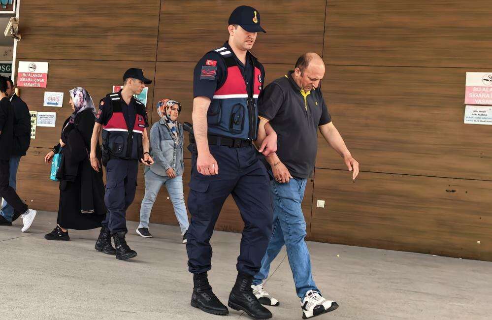 Bursa’da kredi kartını çalıp harcama yapan 2 şüpheli fazla kaçamadı! Bursa’nın İnegöl ilçesinde meydana