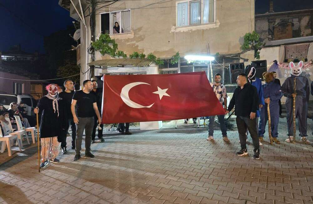 Bursa’da yüzyıllardır sürdürülen Çeteler geleneği bu yıl da yaşatıldı! Bursa'nın Orhaneli ilçesi Topuk