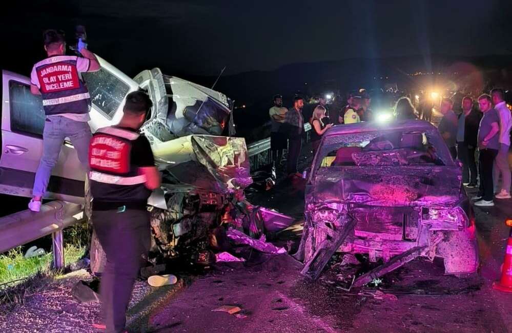 Mersin’de korkunç kaza: 1 ölü, 5 yaralı Mersin'de 3 aracın karıştığı