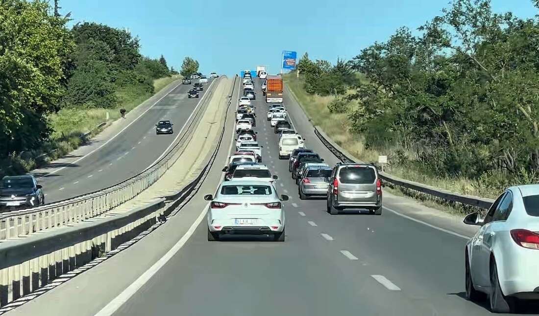 Dönüş yoğunluğu başladı, Bursa yolunda uzun kuyruklar oluştu Bursa’da bayram dönüşü trafiği