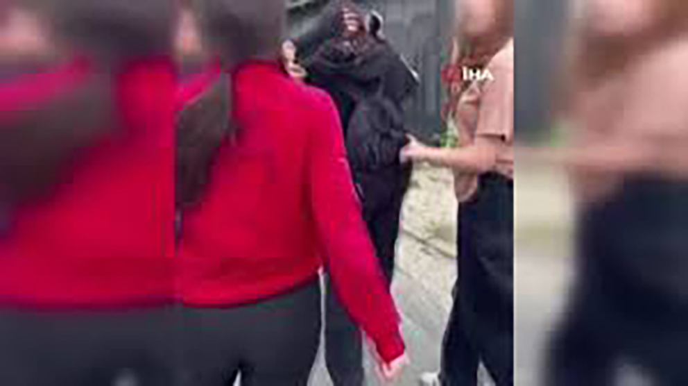 Arnavutköy’de okul çıkışında akran zorbalığı: Kız öğrenci darp edildi İstanbul’un Arnavutköy ilçesinde okul