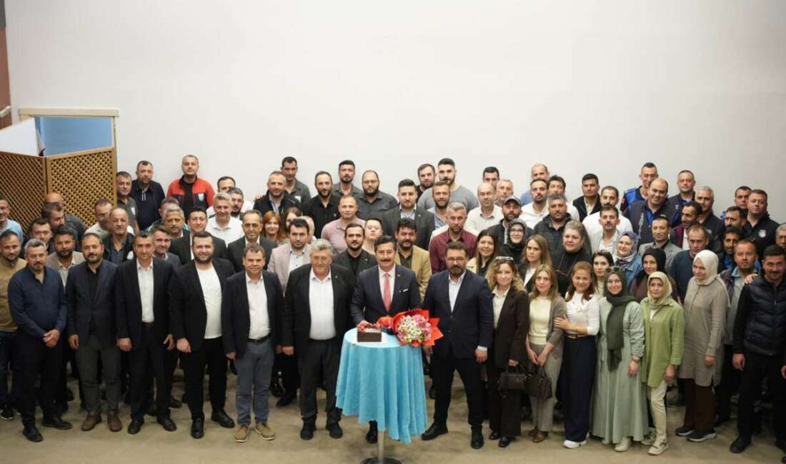 Başkan Ercan Özel’e Bayramlaşmada doğum günü sürprizi Yenişehir Belediyesi’nde Kurban Bayramı