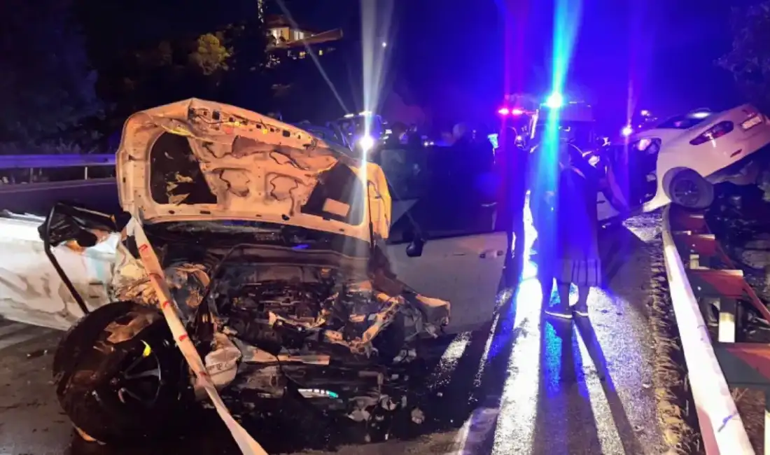 Burdur’da Zincirleme Kaza: 3 Ölü, 6 Yaralı Burdur’un Bucak ilçesinde 4