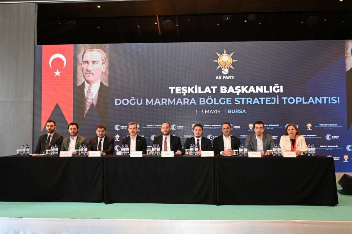 Büyükgümüş: “Siyaset koltuk kapma oyunu değil”