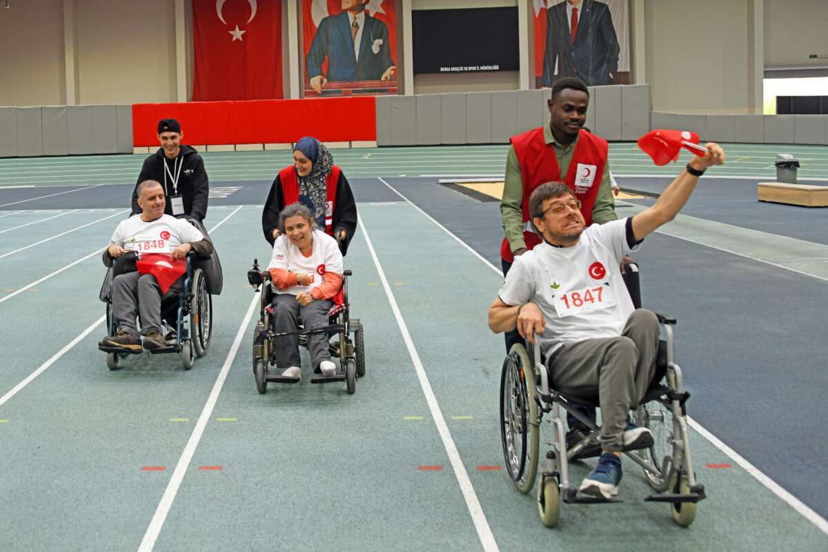 Osmangazi’deki Engelsiz Spor Şöleni’nden renkli görüntüler