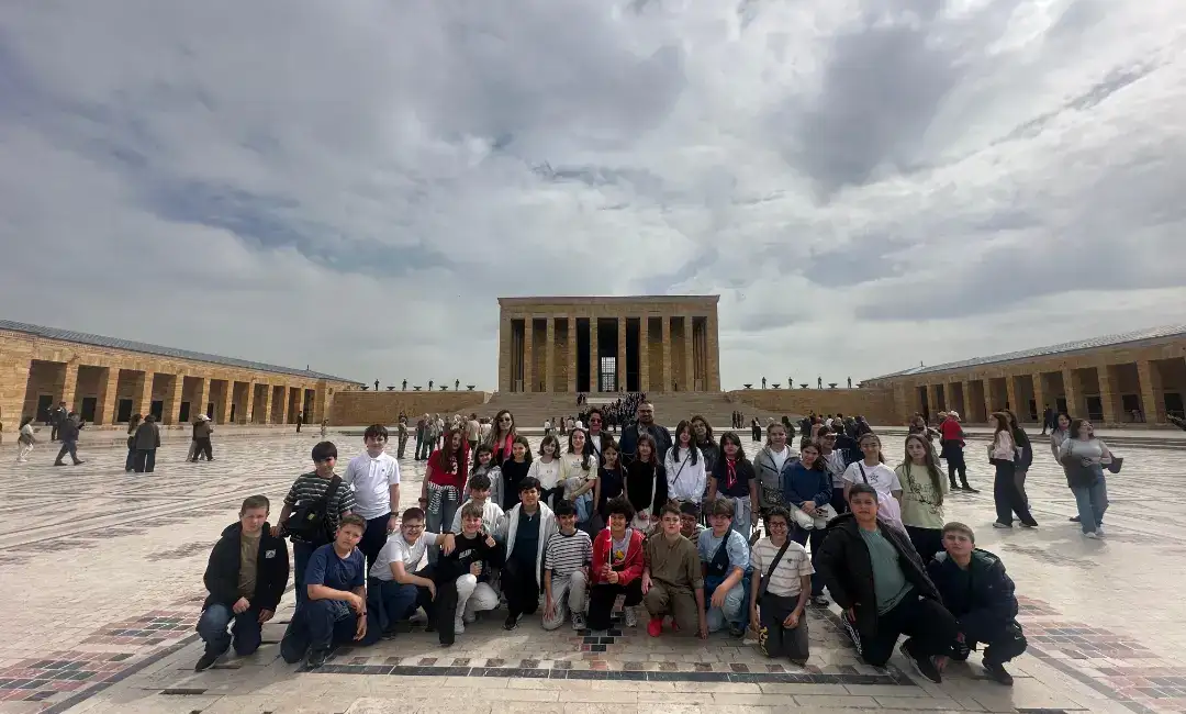 Gökkuşağı Koleji öğrencileri Ata’nın huzurunda 19 Mayıs Atatürk’ü Anma,