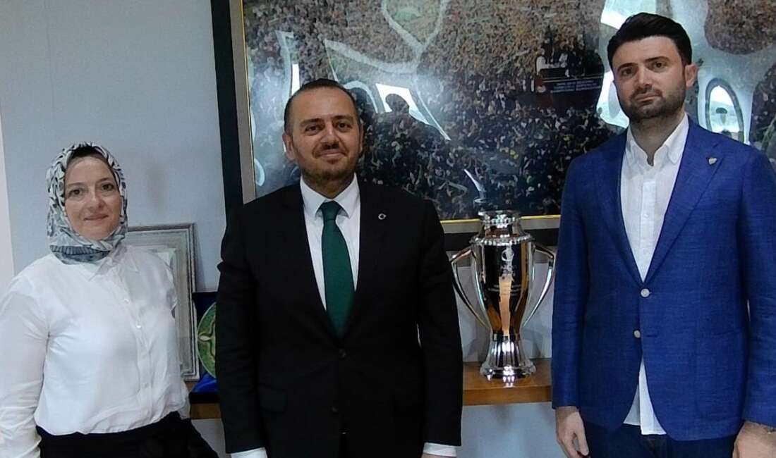 Bursaspor’a desteğini iki metro istasyonunun