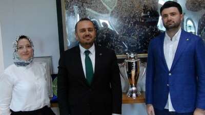 Bursaspor’a desteğini iki metro istasyonunun