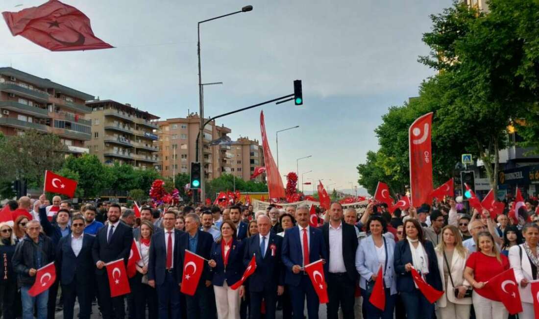 Nilüfer’de binlerce kişi gençler için yürüdü Nilüfer Belediyesi’nin düzenlediği bayram