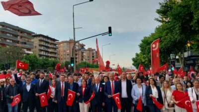 Nilüfer Belediyesi’nin düzenlediği bayram yürüyüşünde