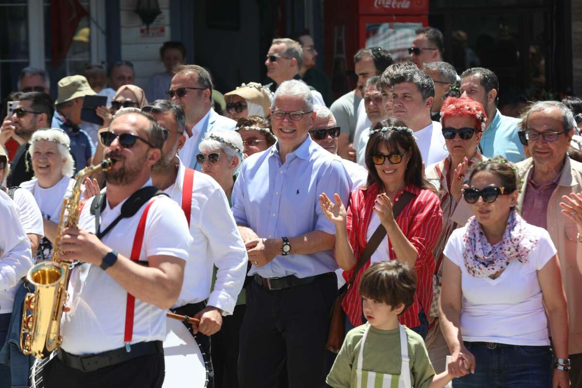 Tirilye’de 2. Zeytin Çiçeği Festivali başladı