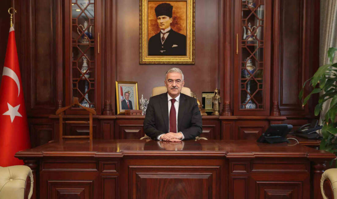 Bursa Valisi Erol Ayyıldız’dan 19 Mayıs mesajı Bursa Valisi Erol Ayyıldız,