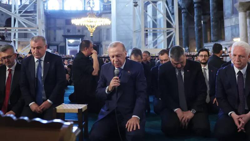 Cumhurbaşkanı Erdoğan Ayasofya’da Cumhurbaşkanı Recep Tayyip Erdoğan,
