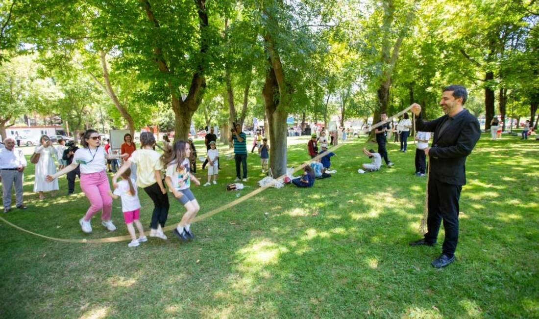 Bursa’da unutulmaya yüz tutan sokak oyunlar yine canlandı! Bursa Büyükşehir Belediyesi, 17’ncisi