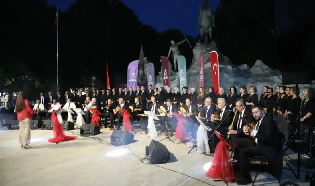 İnegöl’de kulakların pasını silen konser! İnegöl Belediyesi Türk Sanat