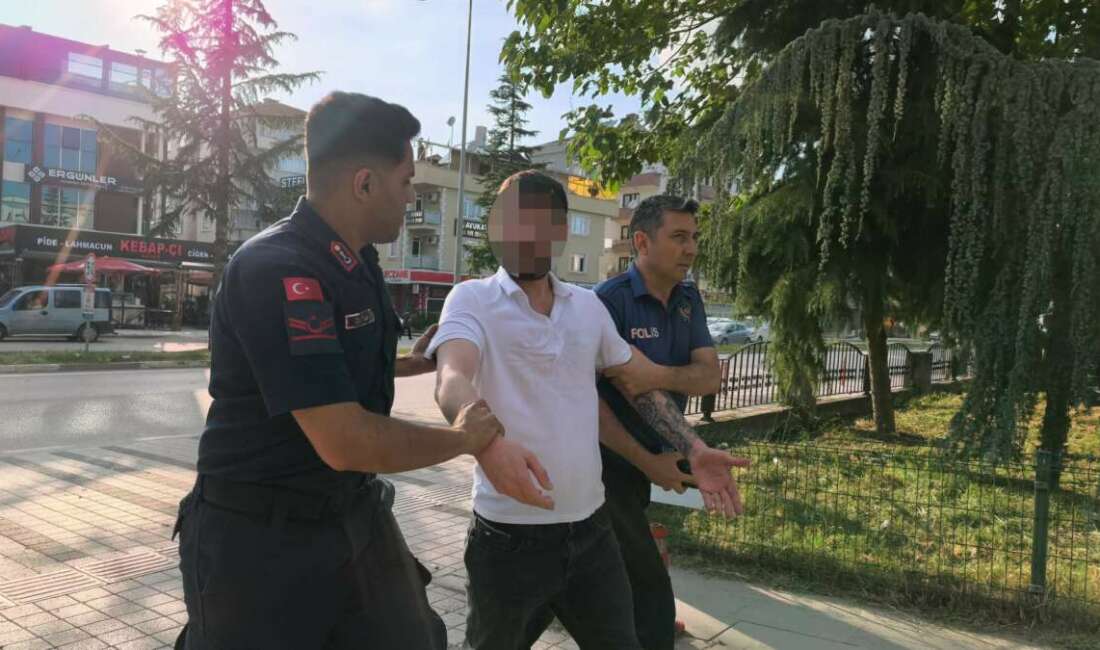 Kaçarken yakalanan şüpheliden ilginç savunma: “Şansımı denedim” Bursa'nın İnegöl ilçesinde kimlik