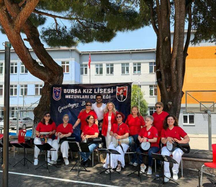 Bursa Kız Lisesi mezunlarının özel günü Bursa Kız Lisesi mezunları,
