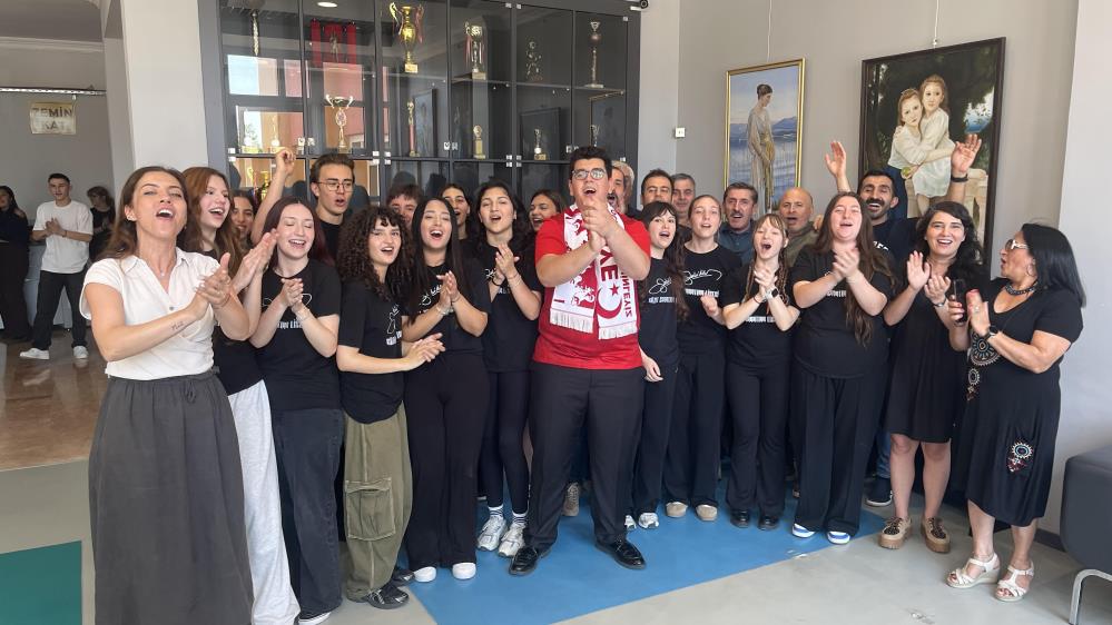 Bizim Çocukların Dünya Kupası marşı Bursalı öğrencilerden Bursa Zeki Müren Güzel