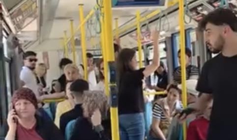 Bursa metrosunda yüksek ses tartışması! Bursa'da yüksek sesle