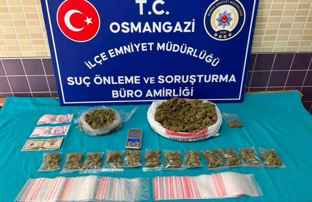 Bursa’da uyuşturucu tacirleri kıskıvrak yakalandı Bursa'da polis ekiplerince