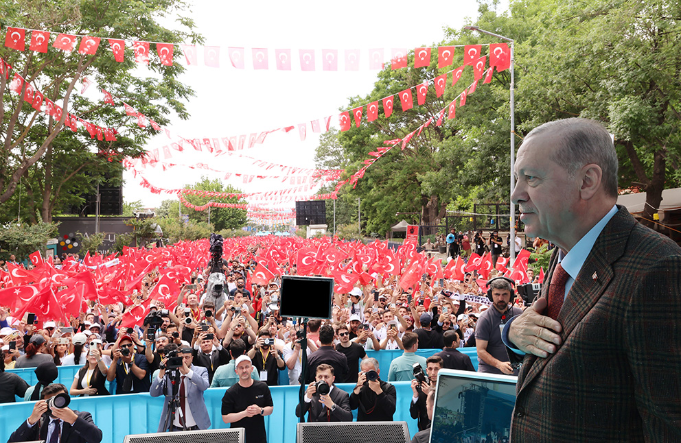 Cumhurbaşkanı Erdoğan: “Muhalefetin koltuk kavgalarıyla boşa harcayacak tek anımız yok” Cumhurbaşkanı Recep Tayyip Erdoğan, "Muhalefetin