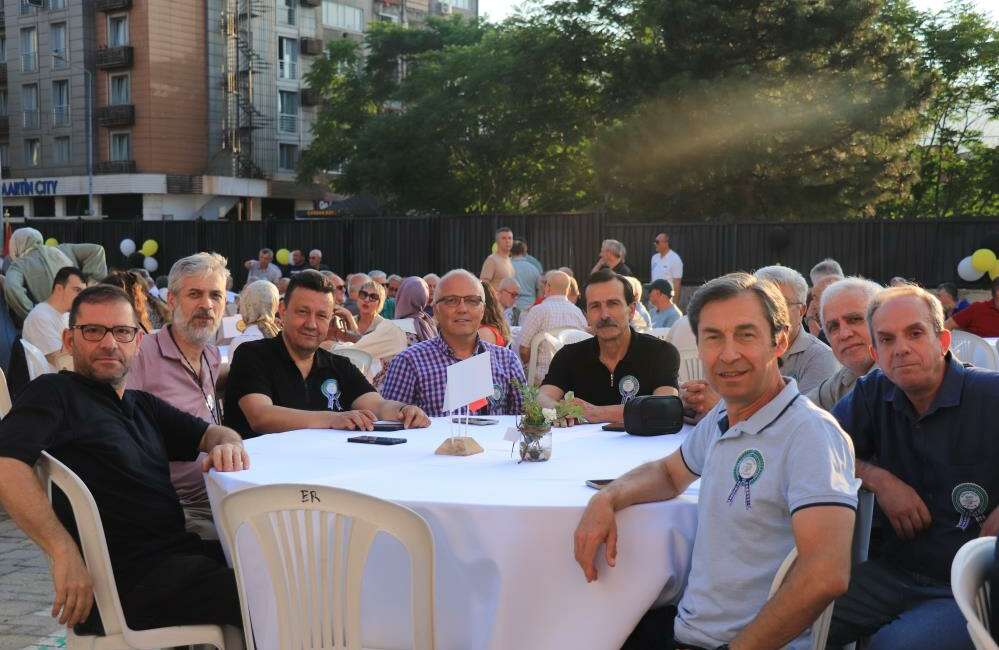 Bursa’da Demirtaşpaşa Lisesi’nde duygu dolu anlar! Bursa'da Demirtaşpaşa Mesleki ve
