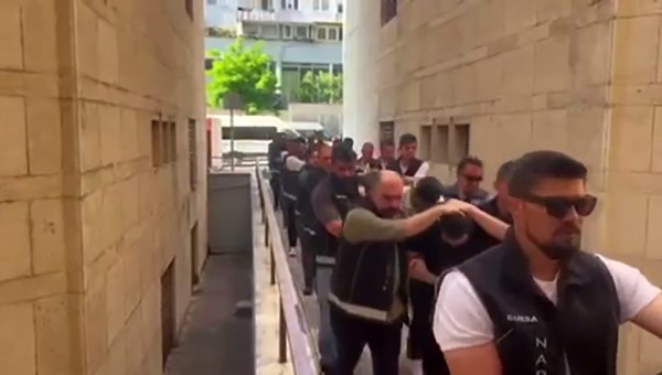 Bursa merkezli 6 ilde dev narkotik operasyonunda 79 kişi tutuklandı Bursa İl Emniyet Müdürlüğü