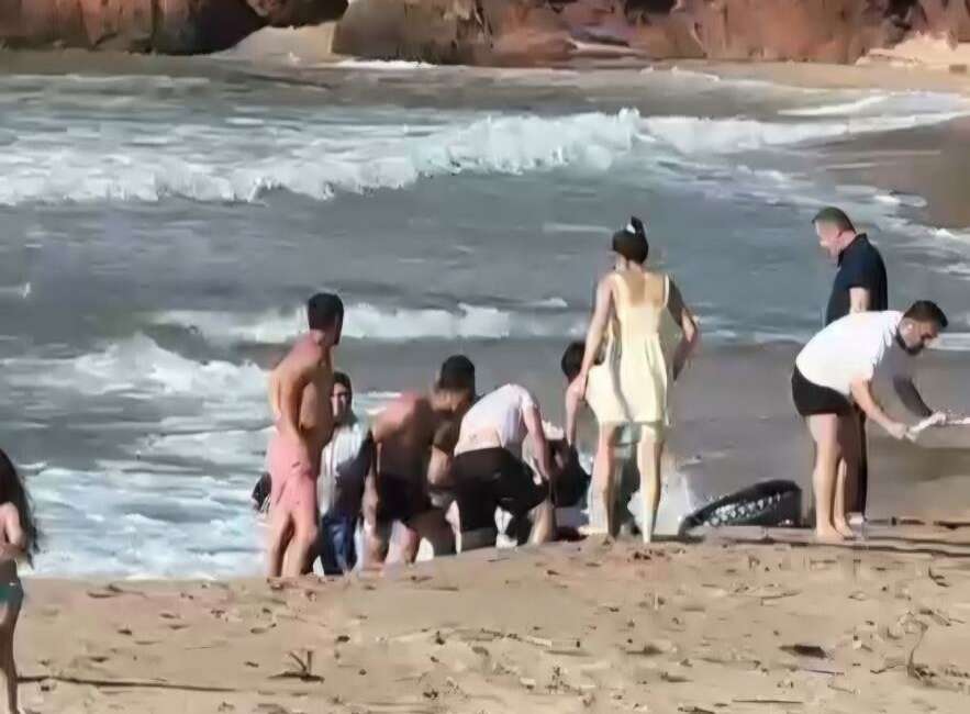 Boğulma tehlikesi geçiren 2 kişi kurtarıldı Bartın'ın Amasra ilçesine bağlı