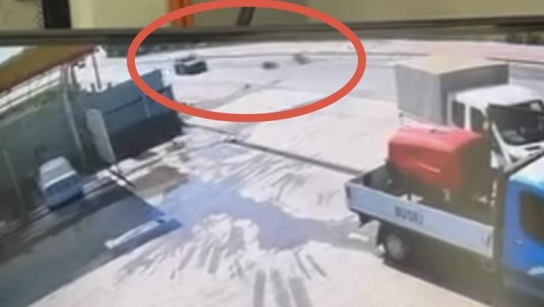 Bursa’da motosiklet sürücüsünün zor anları!