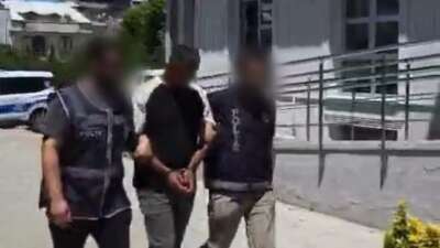 Bursa’da aranan 4 firari kıskıvrak yakalandı Bursa İl Emniyet Müdürlüğü ekiplerince,