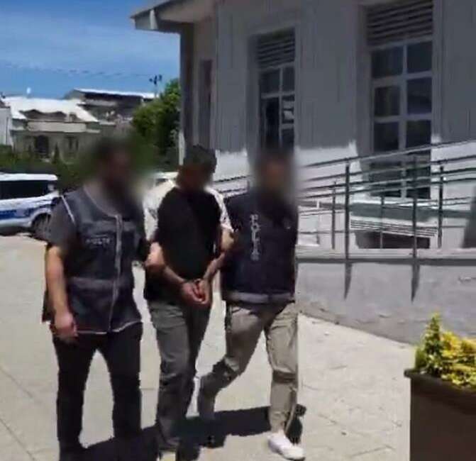 Bursa’da aranan 4 firari kıskıvrak yakalandı Bursa İl Emniyet Müdürlüğü