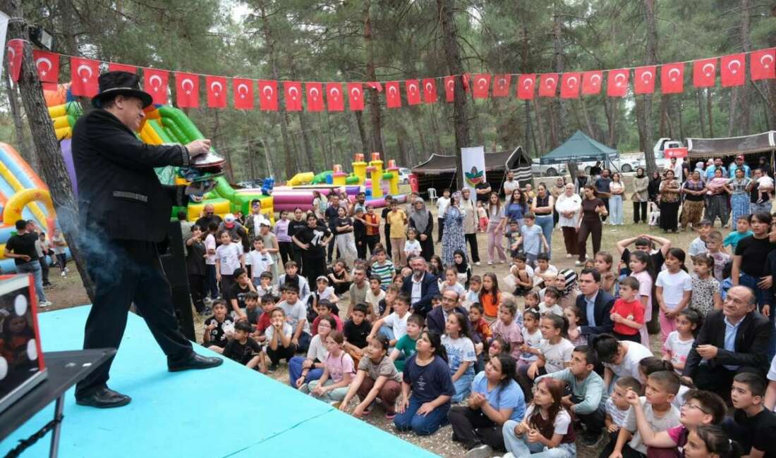 Orhaneli’de Yıl Sonu Sergisi ve Çocuk Şenliği Coşkusu: Renkli Görüntüler Ortaya Çıktı Bursa’nın Orhaneli ilçesinde düzenlenen