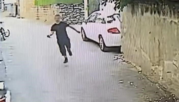 Bursa’da telefon çaldı böyle kaçtı! Bursa’nın Yıldırım ilçesinde bir