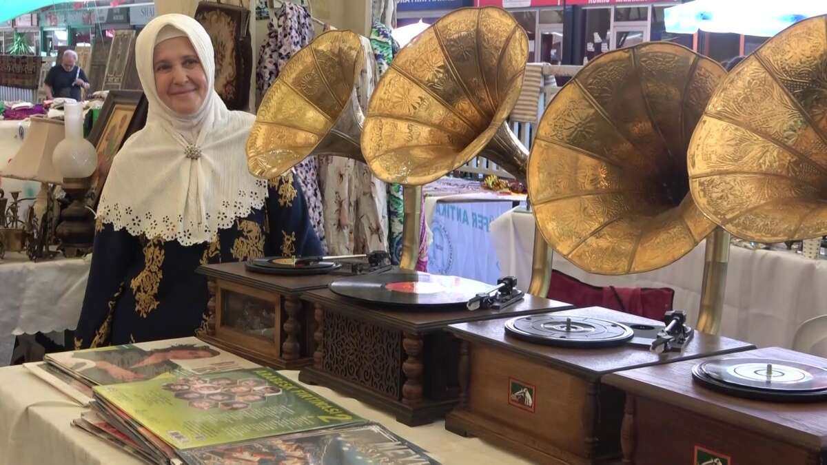 Antika tutkunlarını ve koleksiyonerler Bursa’daki bu pazarda buluşuyor!