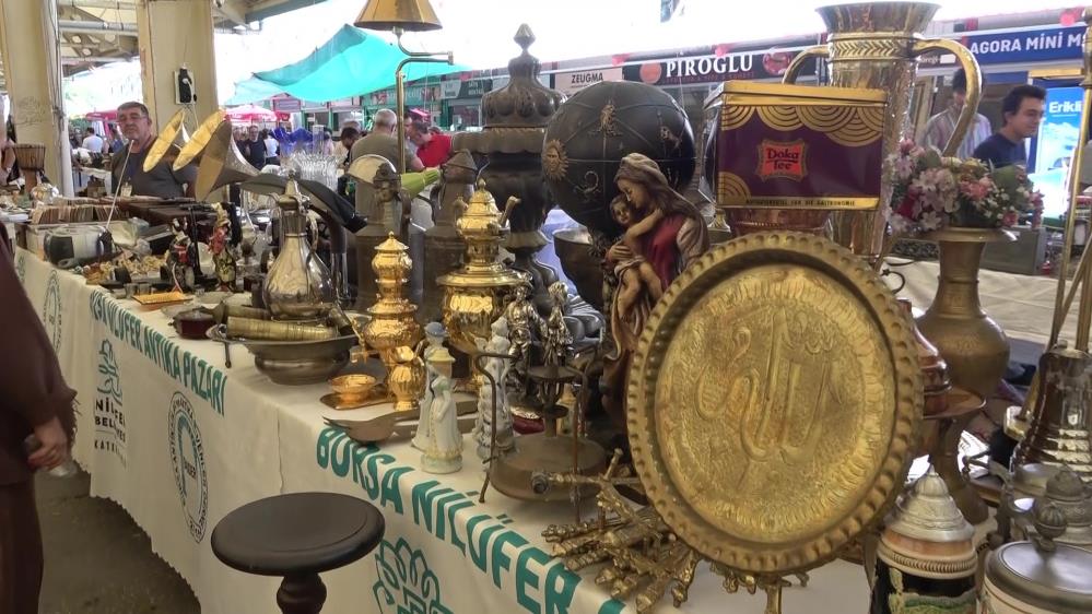 Antika tutkunlarını ve koleksiyonerler Bursa’daki bu pazarda buluşuyor! Bursa'da kurulan Agora Antika
