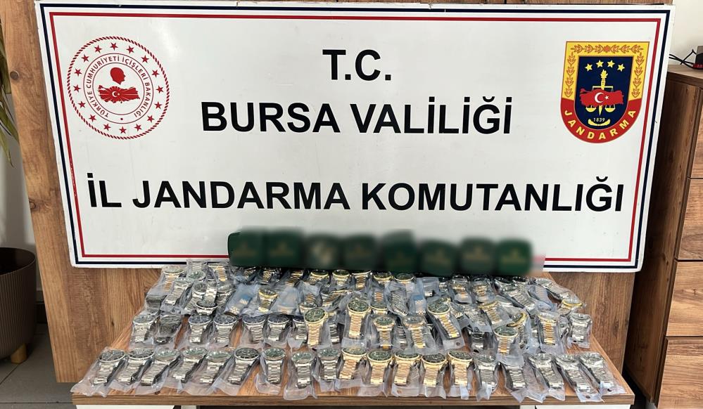 Bursa’da 2.5 milyon TL değerinde kaçak saat ele geçirildi! Bursa'nın İnegöl ilçesinde
