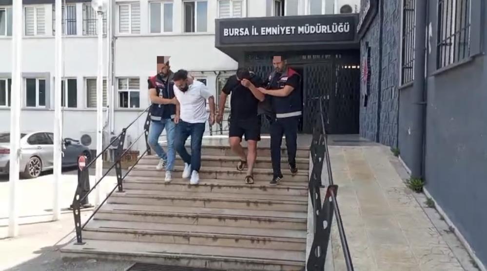 Bursa’da yaşlı kadını dolandıran 2 şüpheli tutuklandı! Bursa'da telefon dolandırıcılarının hedefi