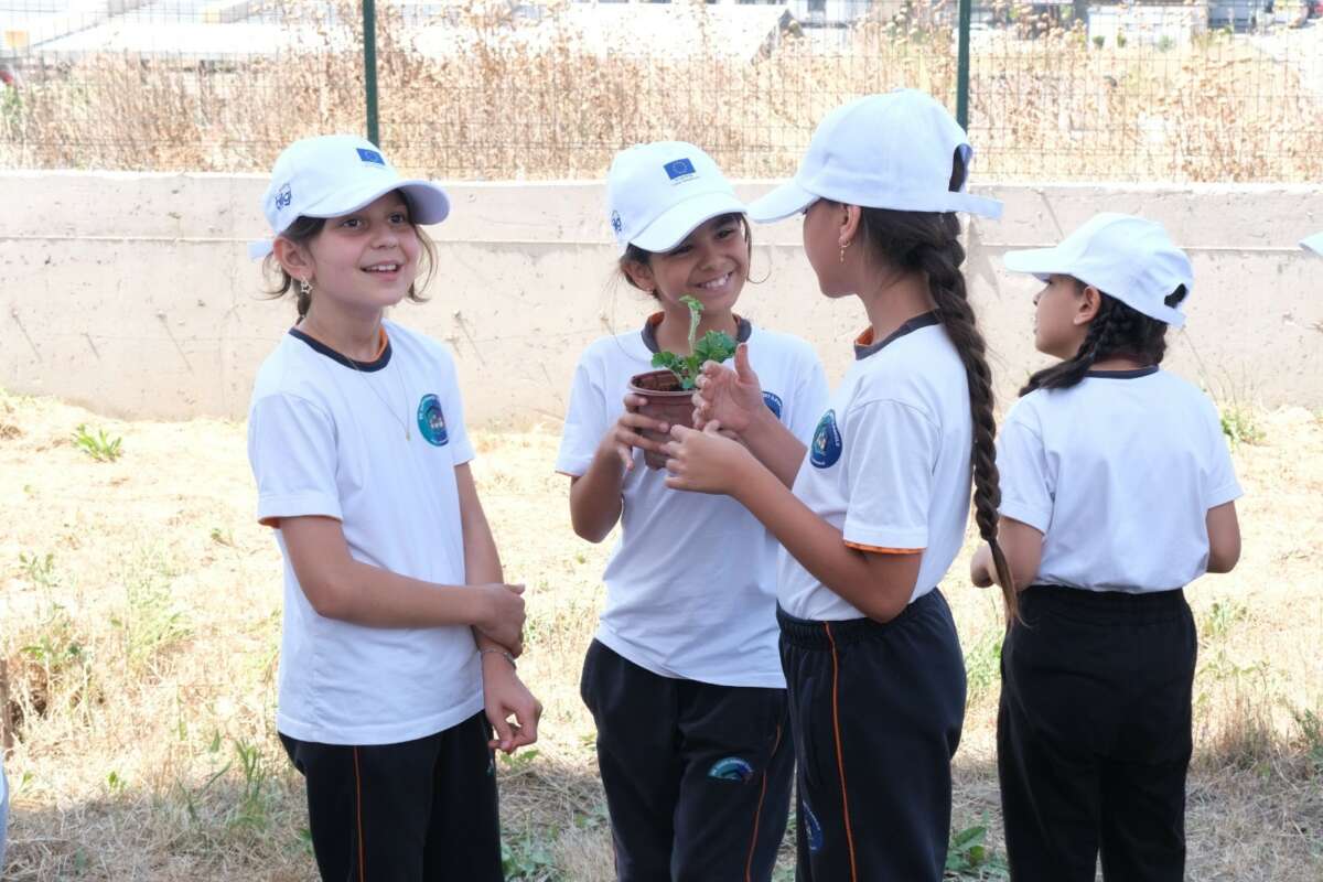 Minik öğrenciler fide dikerek doğa bilinci kazandı