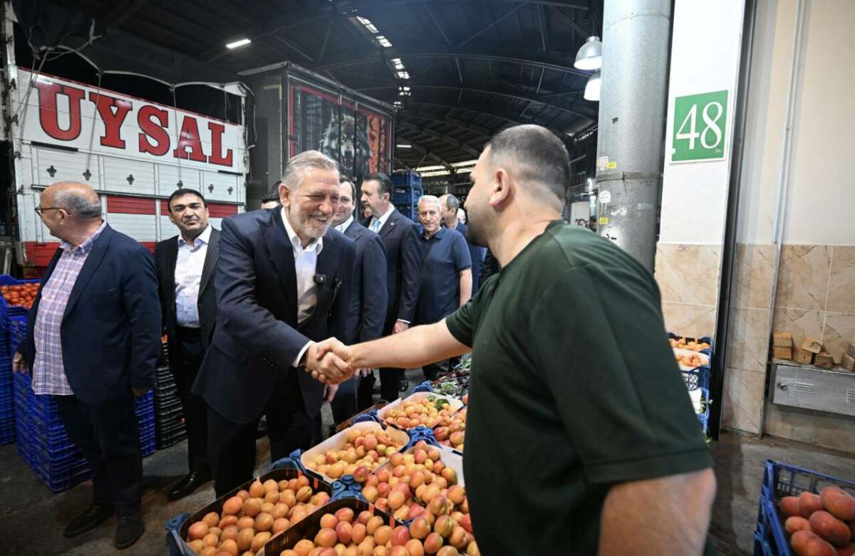 Burkay’dan Kent Hali Çıkarması: “Sorunları yerinde dinliyoruz”