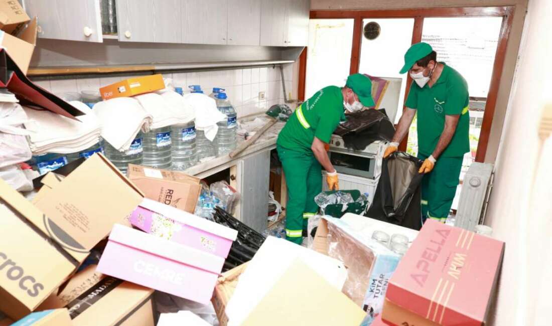 Osmangazi’de mahalleliyi isyan ettiren ev; 20 ton çöp çıktı Osmangazi Belediyesi, vatandaşlardan gelen