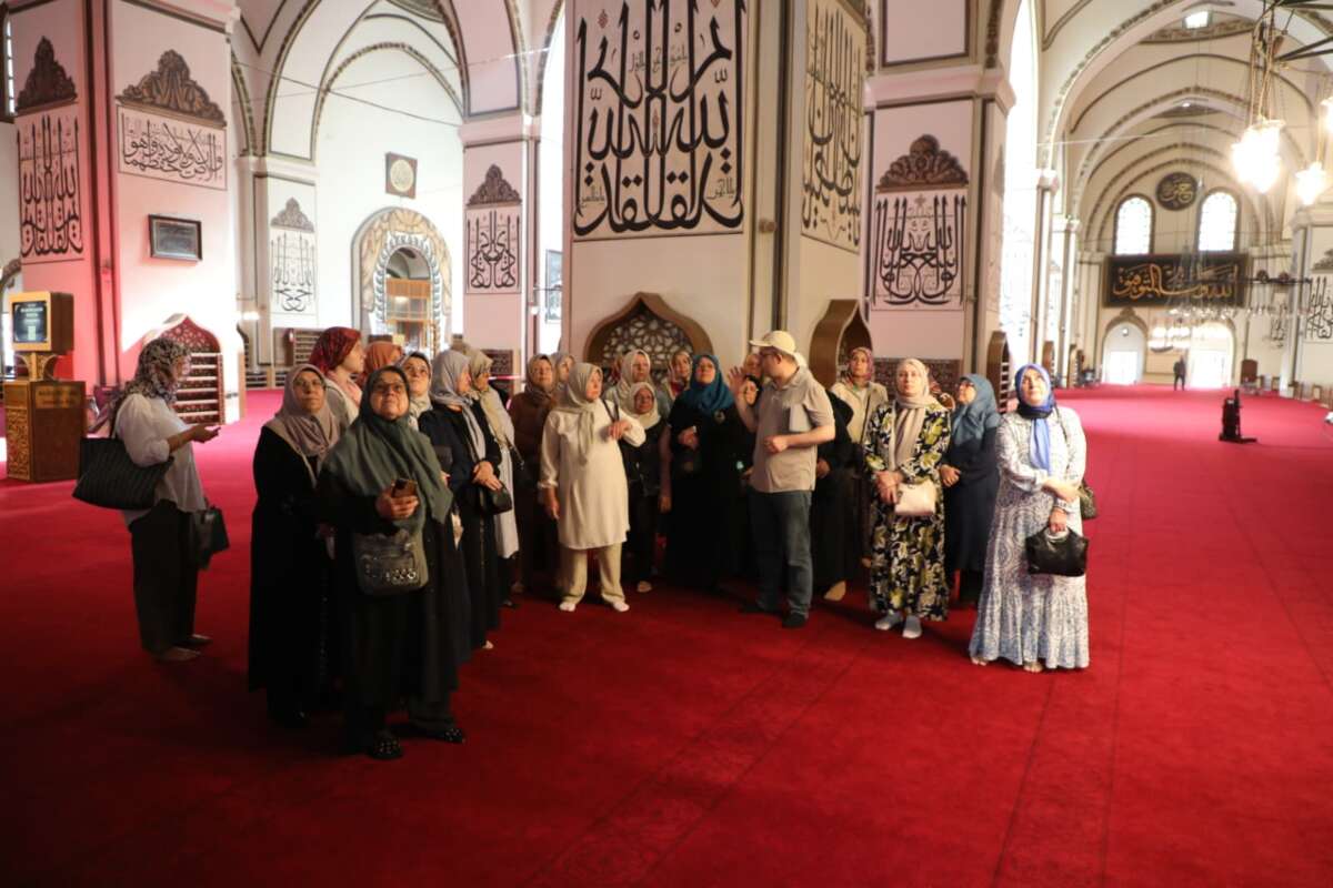 Bursa’nın tarihi ve manevi mekânlarını ziyaret ettiler!