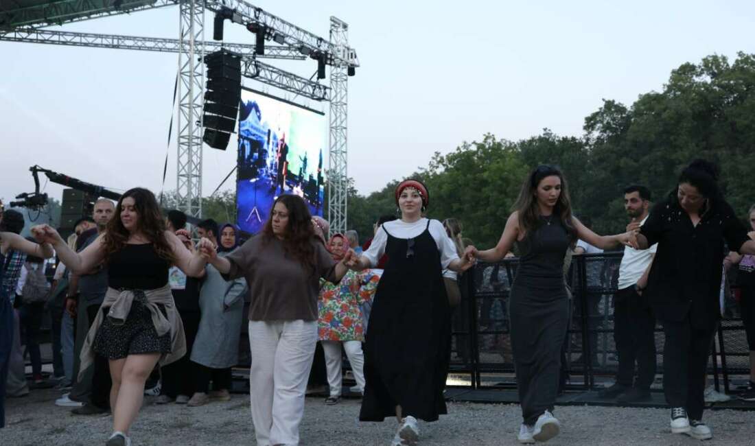 Nilüfer’de horon ve türkülerle geçen festival 2. Nilüfer Karadeniz Festivali’nin