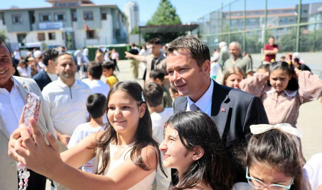 Karne heyecanı yaşayan öğrencilerle