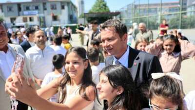Karne heyecanı yaşayan öğrencilerle bir