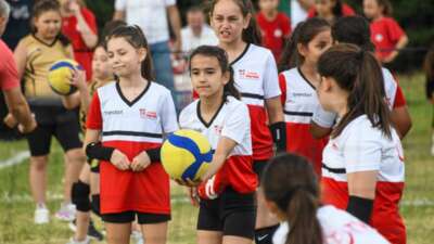 Osmangazi Belediyesi’nin düzenlediği Mini Voleybol