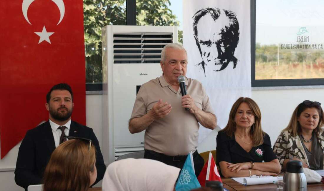 Başkan Özdemir; Kadınların kent yönetiminde aktif rol alması gerekiyor