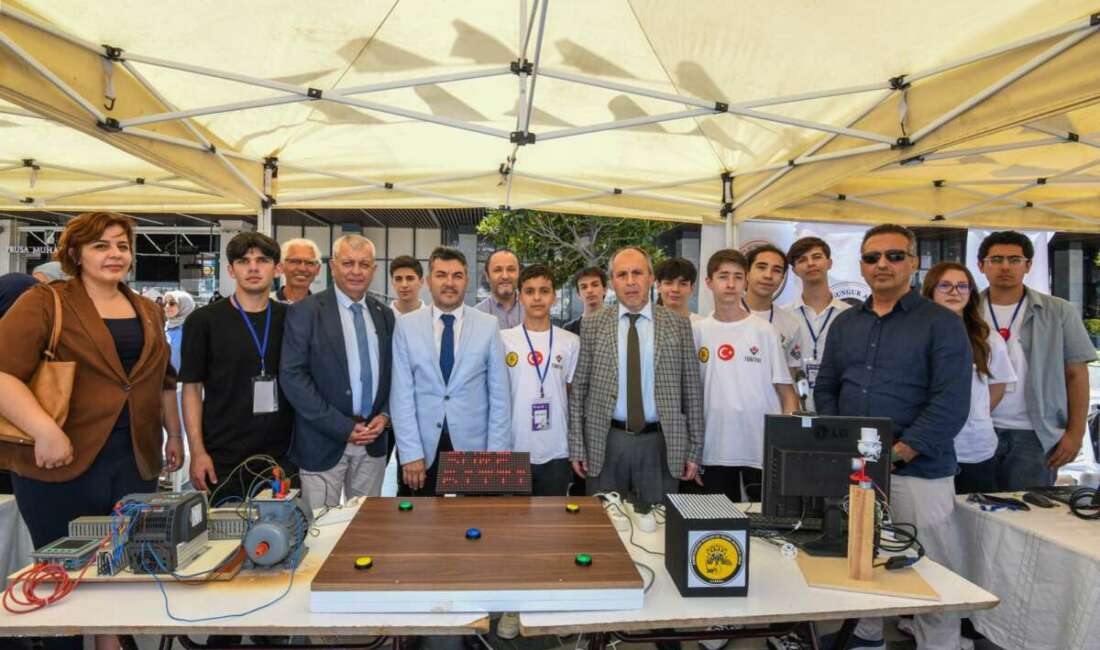 Osmangazi Meydanı’ndaki bu festivalde öğrencilerin üreten fikirleri var! Osmangazi Belediyesi’nin katkılarıyla gerçekleştirilen TÜBİTAK