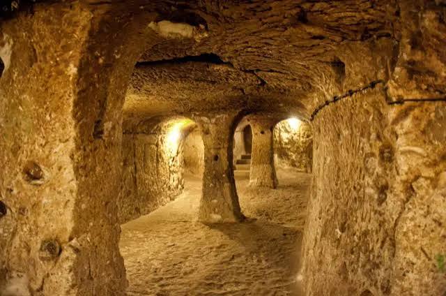 kapadokya derinkuyu yeraltı şehri