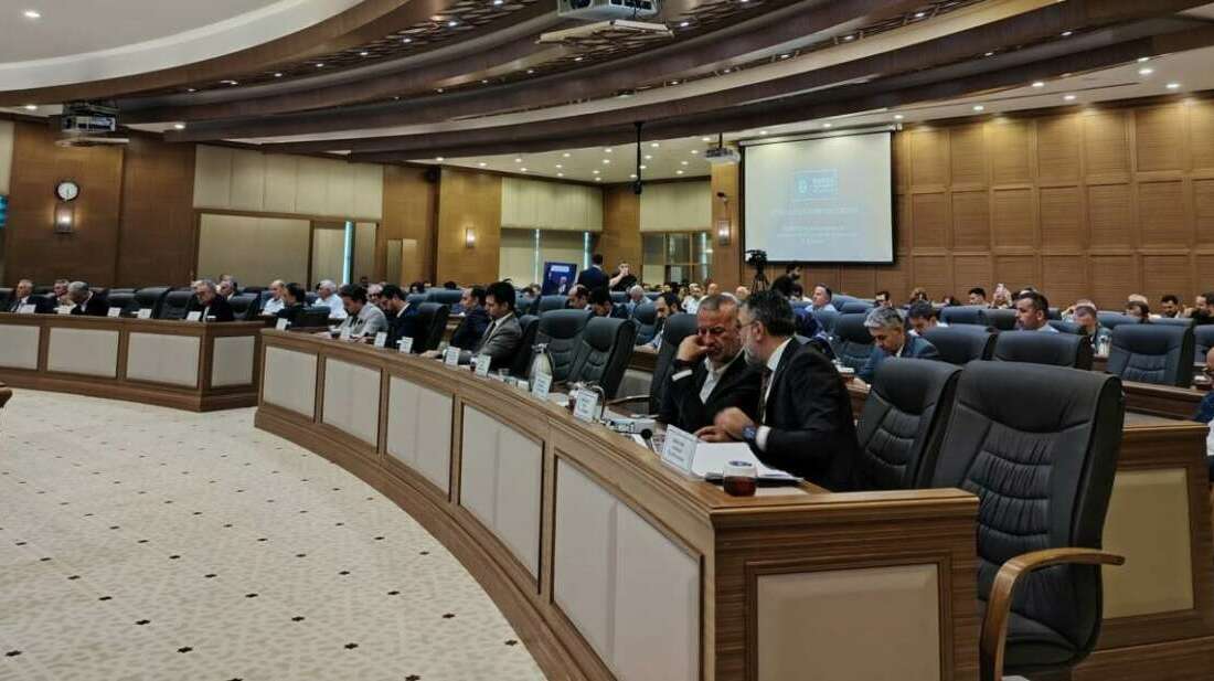 Bursa Büyükşehir Meclisi’nde ‘Kayapa’ gerilimi Bursa Büyükşehir Meclisi’nde ‘Kayapa’ gerilimi