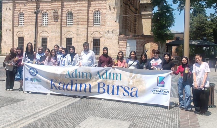 Yıldırımlı gençler Bursa’nın köklü tarihi ve manevi mirasıyla buluşuyor! Yıldırım Belediyesi 'Adım Adım